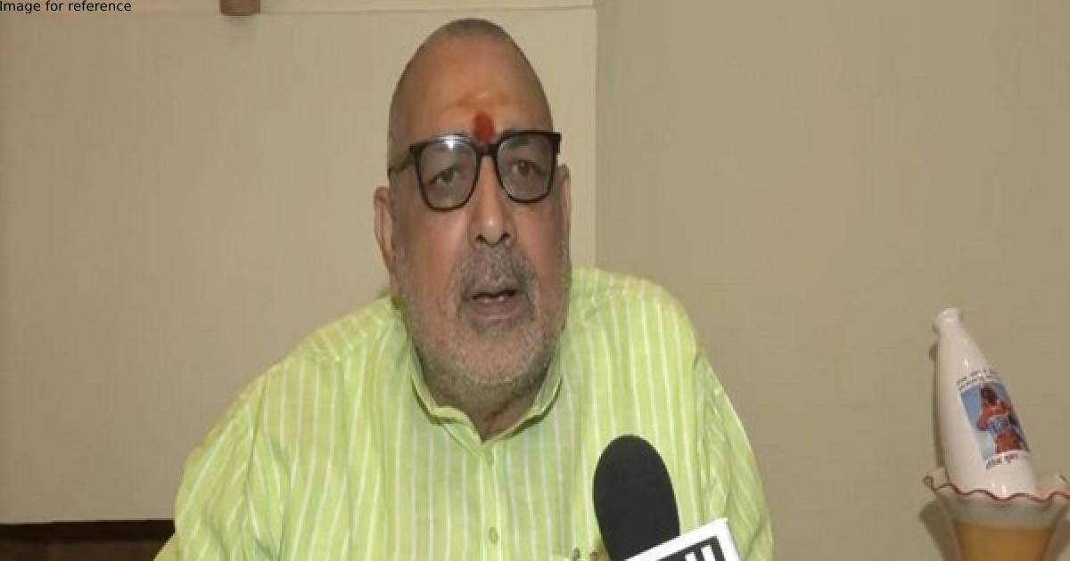 Union Minister Giriraj Singh accuses CM for failed law and order in Begusarai firing incident
